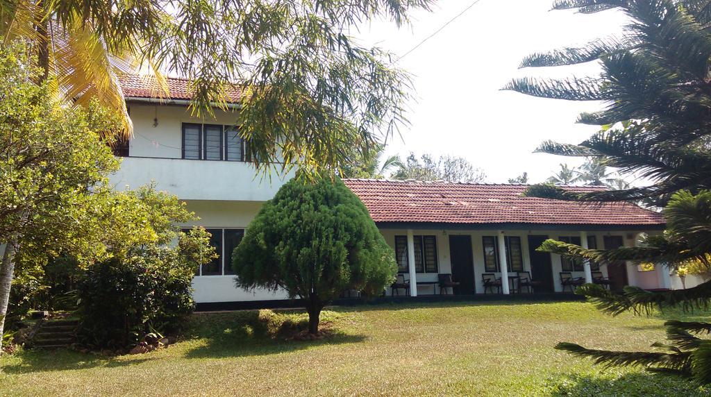 4 Seasons Guesthouse Hikkaduwa Extérieur photo