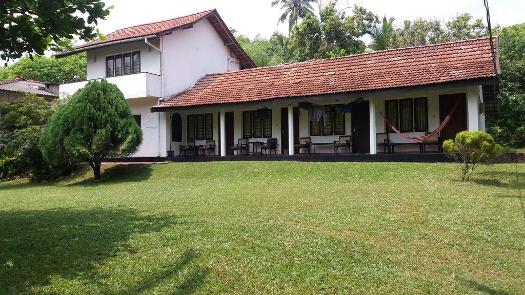 4 Seasons Guesthouse Hikkaduwa Extérieur photo