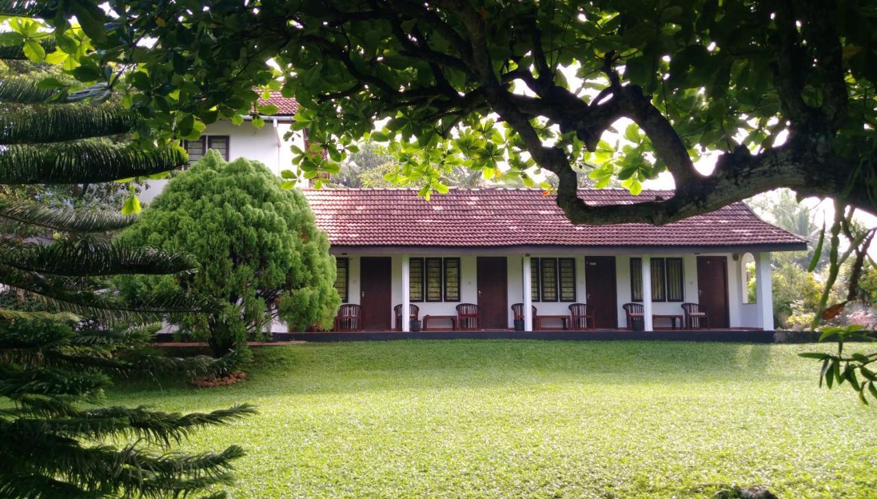 4 Seasons Guesthouse Hikkaduwa Extérieur photo